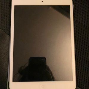 iPad mini 2012 version. Good condition